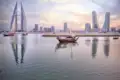 Bei unserer Reise treffen wir uns Abends zum gemeinsamen Spaziergang in der modernen Bahrain Bay, wo wir die Skyline von Manama und die ikonischen Türme des World Trade Centers bestaunen.