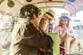 Eine Fahrt mit dem Tuk-Tuk ist immer ein Erlebnis. Auf Ihrer Rundreise durch Thailand haben Sie die Möglichkeit dazu.
