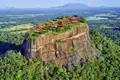 Wir klettern natürlich auch auf den Löwenfelsen von Sigiriya. Ein Highlight unserer Familienreise nach Sri Lanka.