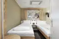 Bei Ihrer Reise wohnen Sie in Kabinen mit eigenem Bad und Dusche/WC, Föhn und Schrank, Fernseher und kostenlosem WLAN.