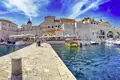 Bei Iherer Reise kommen wir heute nach Dubrovnik. Eine gewaltige Mauer umspannt die Stadt - genießen Sie Ihre Zeit in einem der vielen Straßencafés.