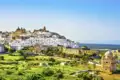 Auf unserer Reise nach Apulien kommen wir auch in die weiße Stadt Ostuni hoch über der Küste. Nach einem Rundgang durch die Stadt erwartet uns eine Kostprobe in einer Ölmühle.