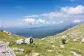 Aussicht vom Bergpfad auf die Landschaft.