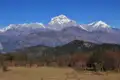 Aussicht auf die schneebedeckten Gipfel des Himalayas.