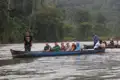Kanufahrt durch den Regenwald.
