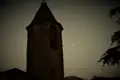 Kirchturm bei Dämmerung