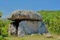 Prähistorisches Dolmengrab aus großen Steinen.