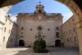 Die Fassade des Klosters Montserrat, ein wichtiges Reiseziel.