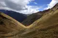 Gebirgstal mit Wanderweg