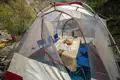 Essen im Zeltlager während der Reise.