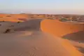 Sanddünenlandschaft in der Wüste.