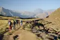 Wanderer auf einem Bergpfad in den Bergen.