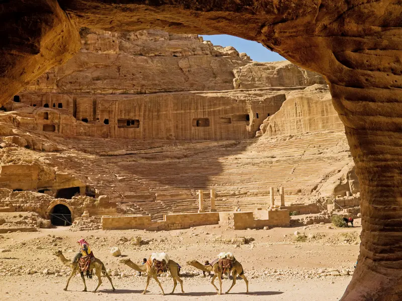 Bei unserer Reise mit Muße nach Jordanien darf ein ausführlicher Besuch in der Ruinenstadt Petra nicht fehlen.