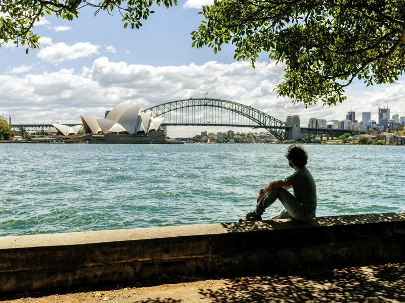 Bei unserer Studienreise durch Australien und Neuseeland machen wir natürlich auch in Sydney Station. Der Blick auf die Harbour Bridge und das Opernhaus ist aus jeder Perspektive eindrucksvoll. Und in diesem Opernhaus (UNESCO-Welterbe) schauen wir wortwörtlich hinter die Kulissen!