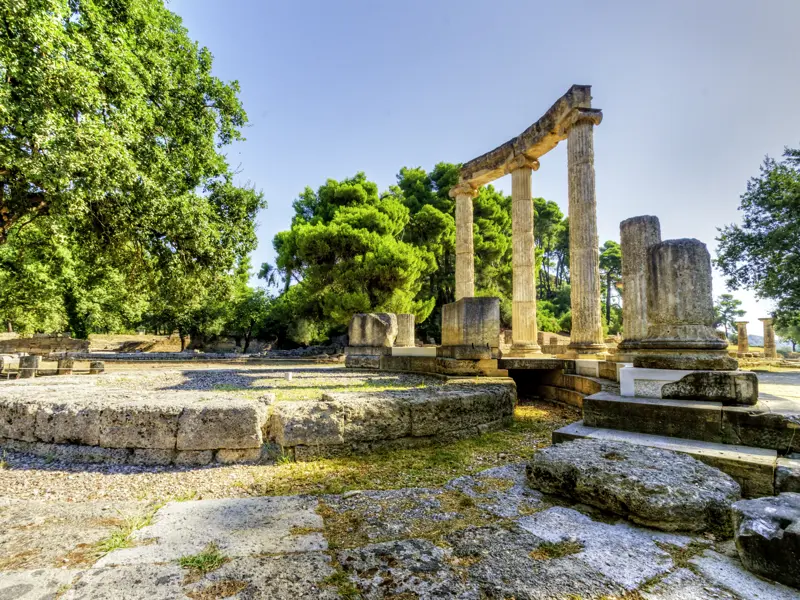 Vor 3000 Jahren wetteiferten in Olympia schon Athleten ¿ wir philosophieren zwischen antiken Säulen und unter schattigen Pinien über die olympische Idee.
