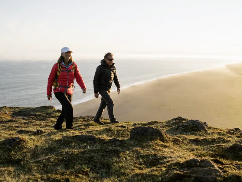 Wandern auf Island ist reine Inspiration. Auf der Studiosus- Wanderstudienreise haben Sie die Möglichkeit, sich die Vielfalt der Natur zu erwandern und somit auch zu erleben. Gigantische Gletscher, Wasser in unterschiedlichster Form, wildromantische Fjorde und steile Klippen liegen auf unserem Weg.