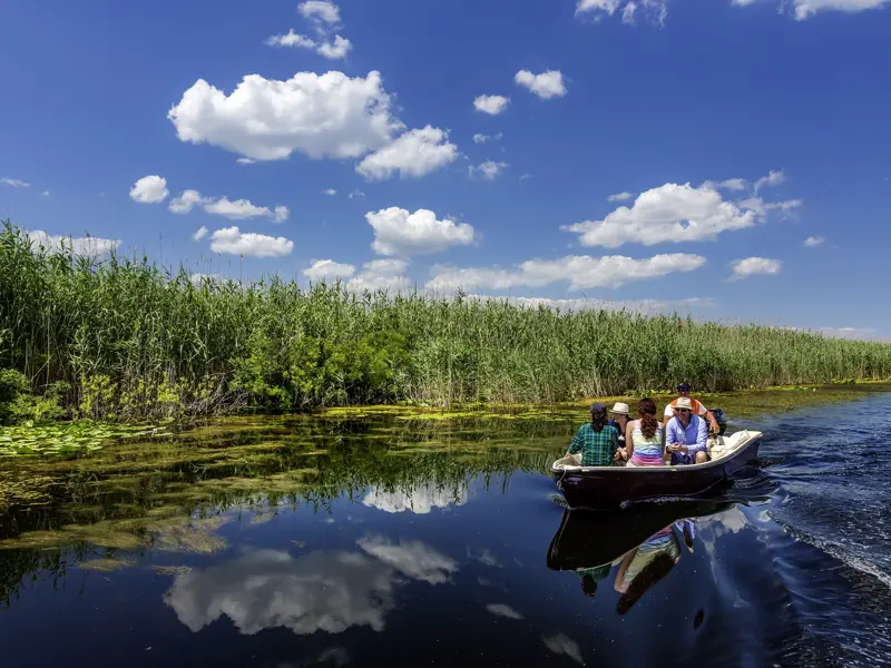 Auf unserer Studienreise durch Rumänien sind wir volle zwei Tage mit Booten im Naturwunder Donaudelta unterwegs.