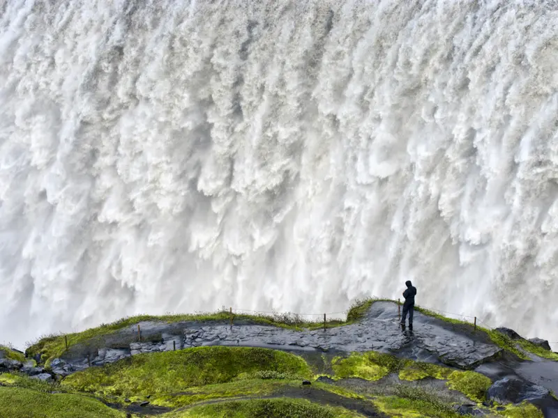Auf der smart&small Reise nach Island besuchen Sie u.a. dem Dettifoss, den größten Wasserfall im Nordosten von Island.
