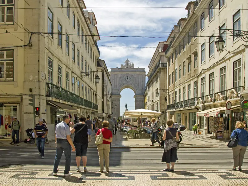Bummeln Sie in Ihrer programmfreien Zeit auf Ihrer Städtereise nach Lissabon durch die Fußgängerzone des Baixa-Viertels!
