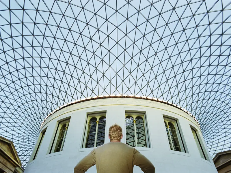 Ihr Reiseleiter präsentiert Ihnen die Highlights des British Museum stets unterhaltsam. Vom gigantischen Lichthof geht es zu den Höhepunkten wie dem Stein von Rosetta und dem Parthenon-Fries. Das sollten Sie auf Ihrer Städtereise nach London auf keinen Fall verpassen!