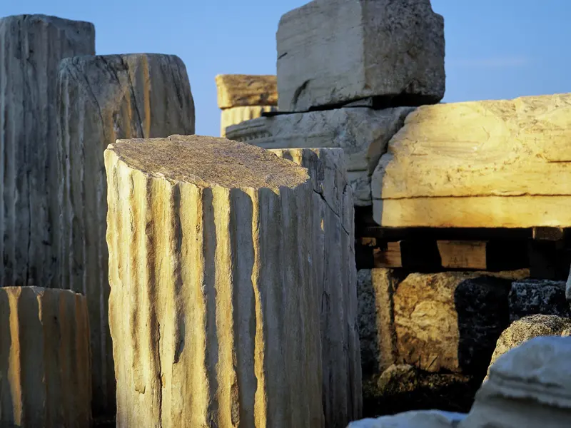 Auf unserer Silvesterreise für Singles und Alleinreisende nach Athen entdecken wir steinerne Zeugnisse der Antike.