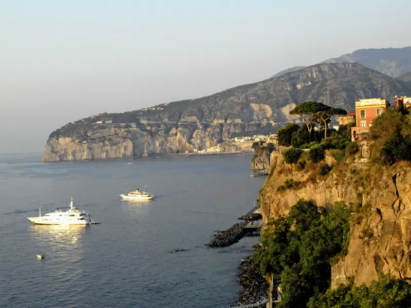 Auf unserer Familienstudienreise an den Golf von Neapel und ins Cilento haben wir viele Ausblicke auf das Meer