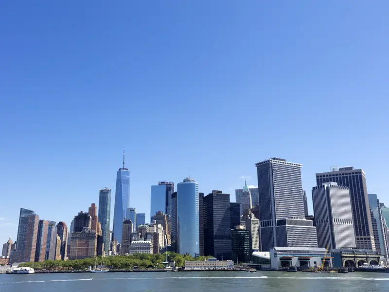 Auf unserer CityLights-Städtereise genießen wir  in New York immer wieder spektakuläre Blicke auf die Skyline Manhattans.