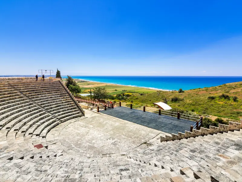 Das römische Theater von Curium besticht durch seine Akustik und den Ausblick auf das Mittelmeer