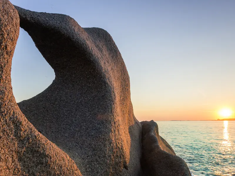 Bei unserer smart & small-Reise Sardinien bewundern wir auch die bizarren Felsformationen, die Wasser, Wind und Sonne geschaffen haben.