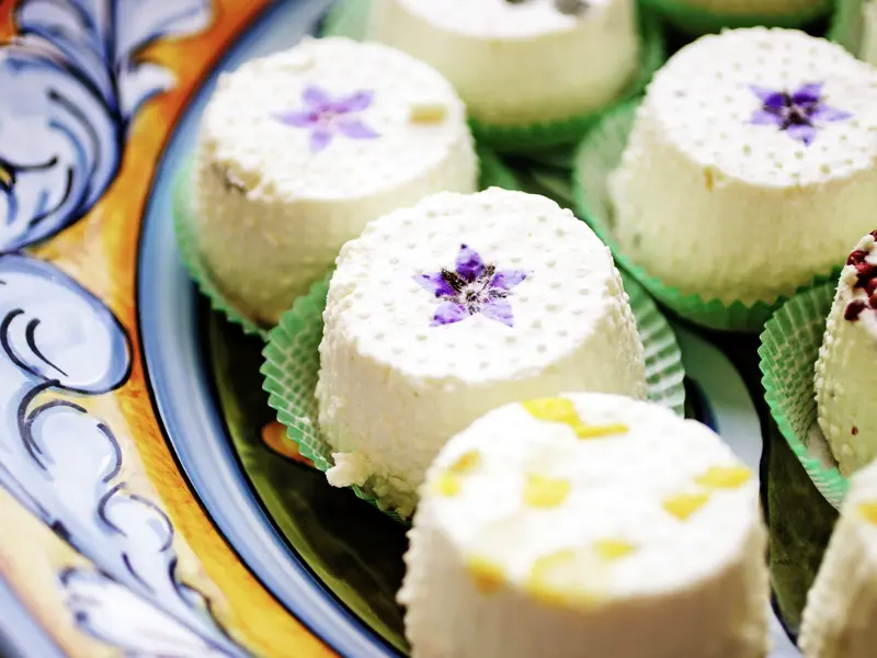 Frische Ricotta ist eine der vielen Spezialitäten von Apulien, der wir auf unserer Rundreise begegnen.