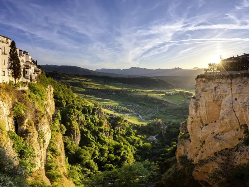 Wir besuchen auf unserer Andalusienreise auch Ronda. Die Stadt thront auf einem Felsvorsprung.