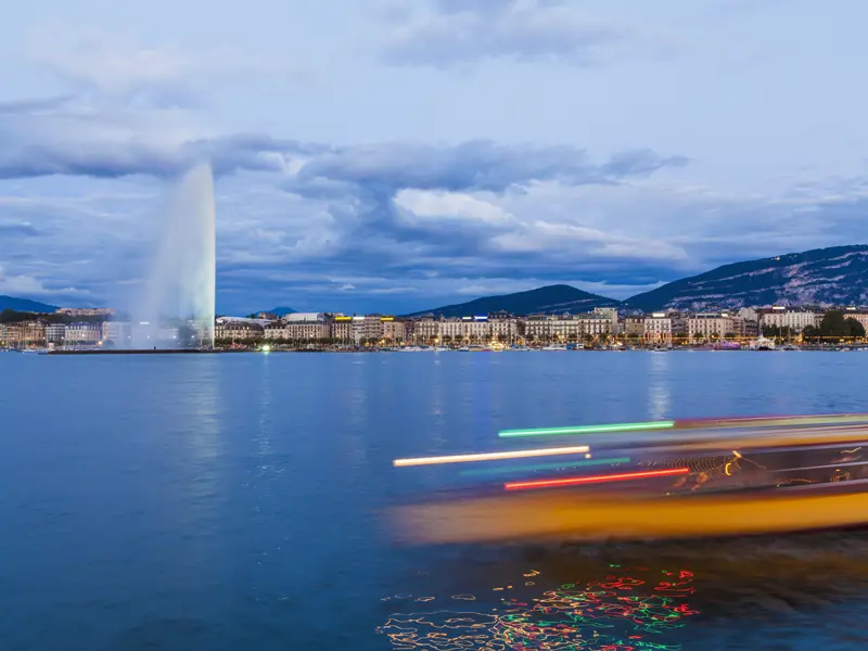 Genf - einer von vielen Höhepunkten der Studiosus-Reise nach Savoyen, zum Genfer See und ins Wallis - steht für Banken, internationales Flair, für die Reformation - und für die berühmte Fontäne im See, das Wahrzeichen der Stadt.