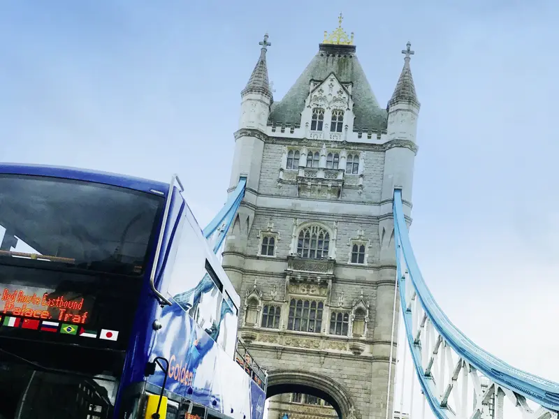 Die Tower Bridge ist eines der vielen Wahrzeichen von London. Entdecken Sie die Megacity an der Themse auf einer 6-tägigen Städtereise mit Studiosus-Reiseleitung!