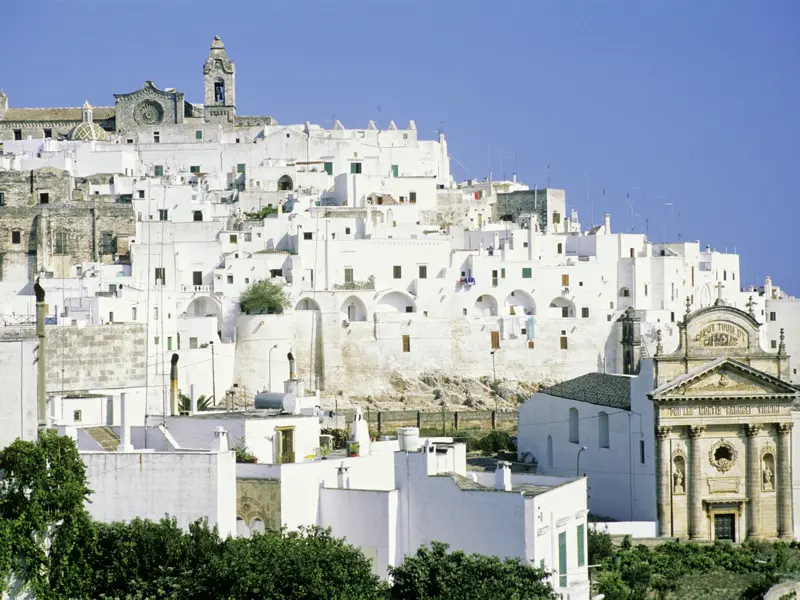 In der Stadt Ostuni verbringen Sie auf Ihrer me & more-Reise nach Apulien die ersten fünf Nächte.