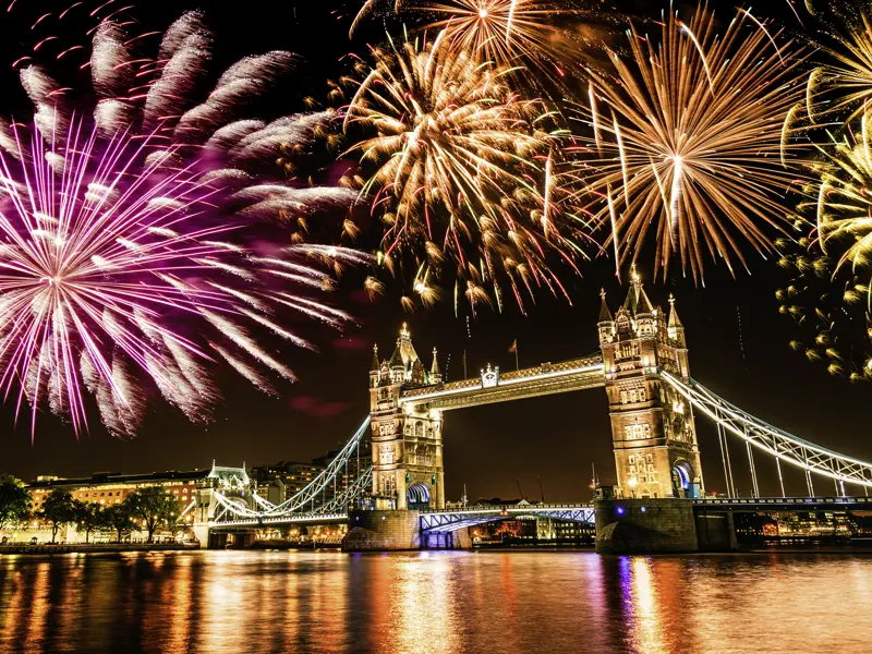 Erleben Sie Silvester mit anderen Singles und Alleinreisenden bei einem großartigen Feuerwerk über der Themse!