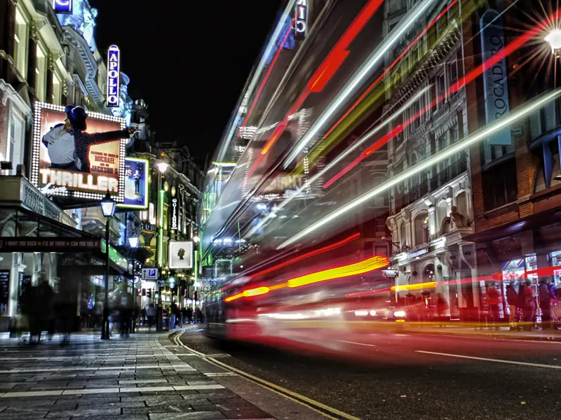Auf unserer Silvesterreise für Singles und Alleinreisende erleben Sie die Jahreswende in London und können das bunte Nachtleben am Piccadilly Circus und anderswo genießen.