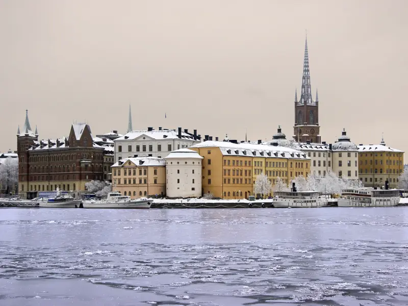Auf einer fünftägigen Studiosus-Singlereise über Silvester nach Stockholm erleben Sie die schwedische Hauptstadt zur kalten und magischen Jahreszeit. Erkunden Sie mit uns unter anderem die Altstadt Gamla Stan!
