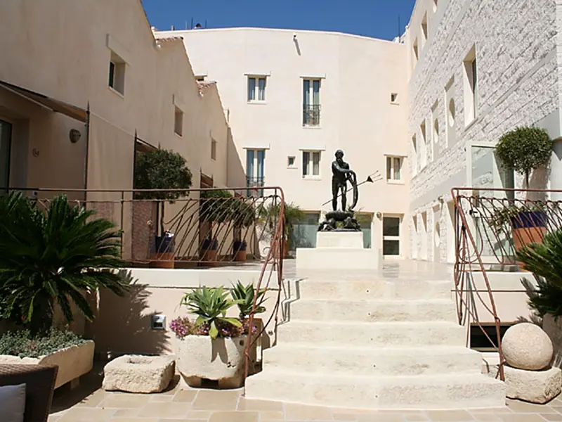 Bei unserer smart & small-Reise nach Apulien übernachten Sie in netten kleinen Hotels, wie dem Hotel Corte di Nettuno in Otranto.