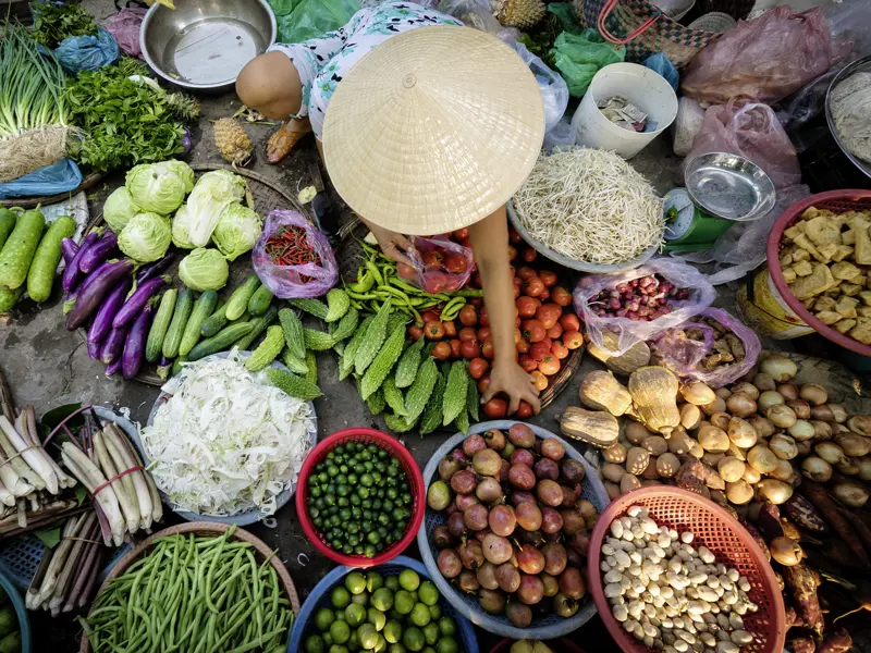 Auf unserer Studienreise durch Vietnam und Kambodscha haben wir die Möglichkeit lokale Märkte zu besuchen und die Einheimischen beim Einkauf zu beobachten.