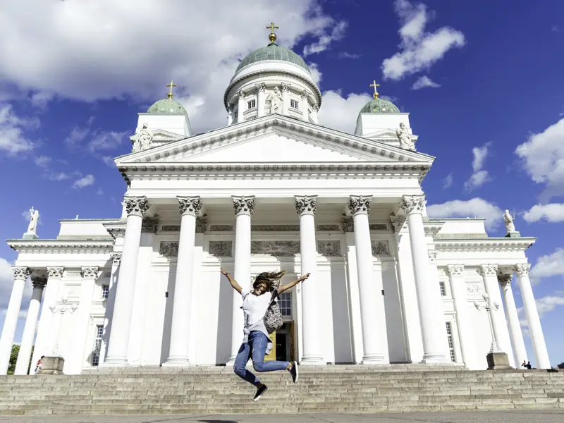 Ein weiterer Stopp dieser Studienreise zu den Metroplen des Nordens ist Finnlands Hauptstadt Helsinki mit ihrer strahlend weißen Kathedrale.