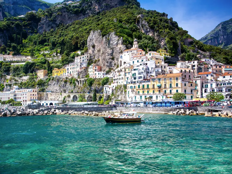 Bei unserer Wanderreise an den Golf von Neapel besuchen wir auch Amalfi.