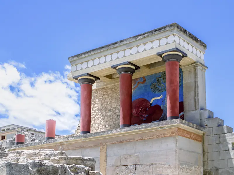 Auf unserer Studienreise durch Kreta besichtigen wir auch die antiken Ruinen von Knossos.