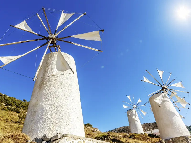 Windmühlen in der Landschaft - keine Seltenheit auf Kreta, wie wir auf unserer Studienreise auf die Insel sehen können.