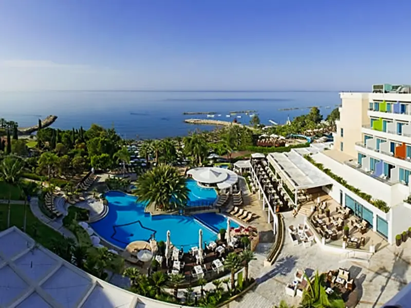 Das Mediterranean Beach in Limassol ist ein Strandhotel mit Wohlfühlcharakter