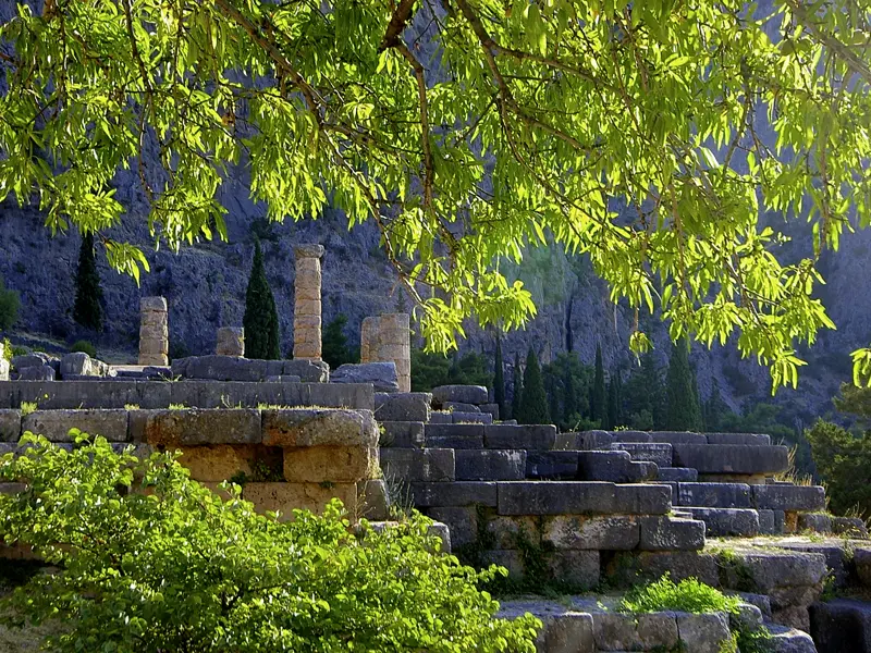 Eines der vielen Highlighst auf unserer Studienreise durch Griechenland: die Ausgrabungen von Delphi.