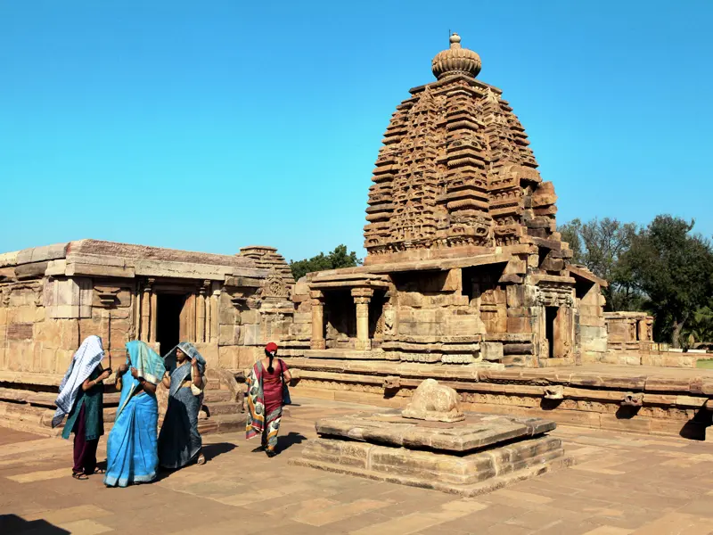 Auf unserer 20-tägigen Studienreise durch Südindien lernen wir die großartige Tempelbaukunst aus verschiedenen Epochen kennen.