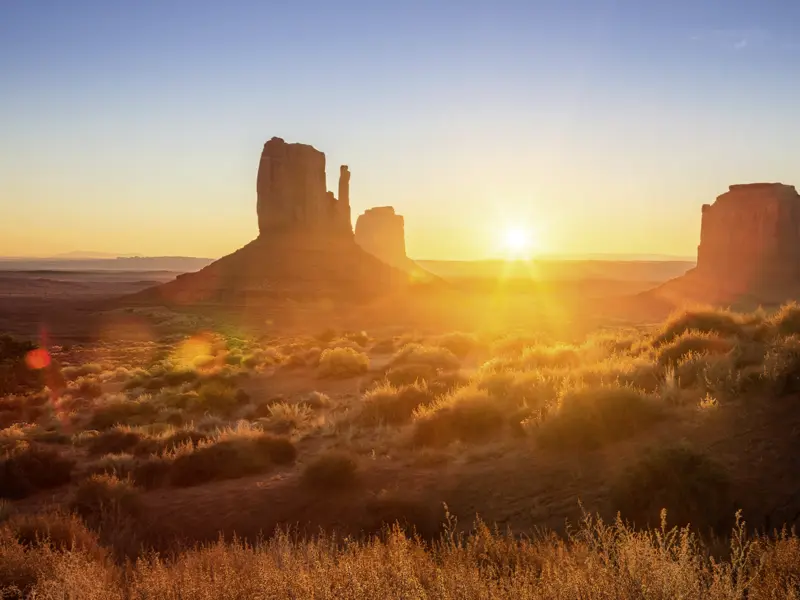 Ein Highlight dieser 17-tägigen Studienreise durch den Westen der USA ist ein Besuch des Monument Valley mit seinen Felsformationen, die auch aus unzähligen Hollywoodfilmen bekannt sind.