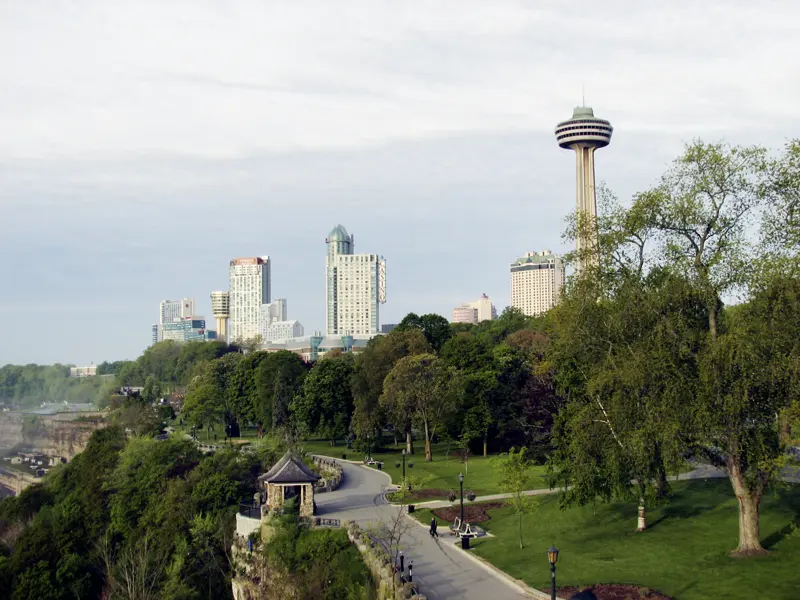 Nur ein Höhepunkt unserer Rundreise zu den Metropolen der Ostküste der USA ist der Besuch der Niagara Fälle an der Grenze zu Kanada
