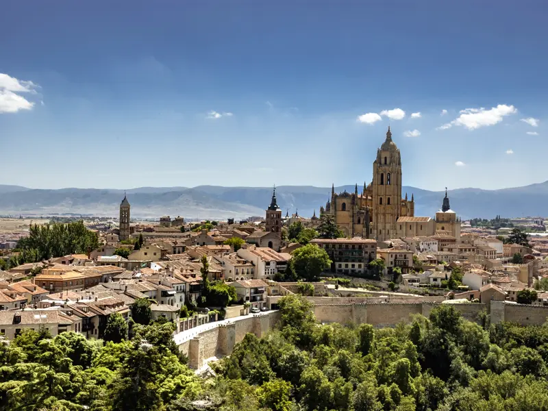 Auch ein Besuch von Segovia, nur eine der sechs UNESCO-Welterbestätten auf dieser Studienreise nach Madrid und durch Kastilien, steht bei dieser Studiosus-Reise auf dem Programm.