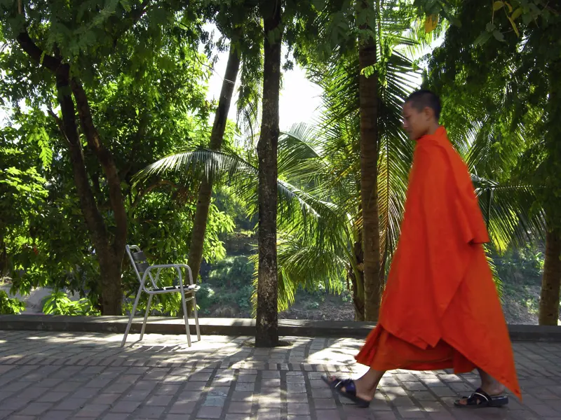 Bei der 15-tägigen Studienreise durch Laos, dem geheimnisvollen Reich am Mekong, begegnen Sie immer wieder buddhistischen Mönchen in ihren orangenen Roben.